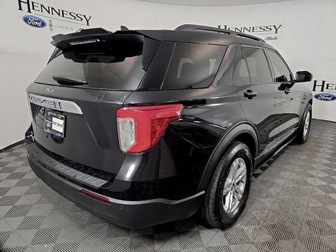 Certified 2022 Ford Explorer XLT RWD image 5