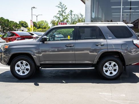 Used 2016 Toyota 4Runner SR5 AWD/4WD image 6
