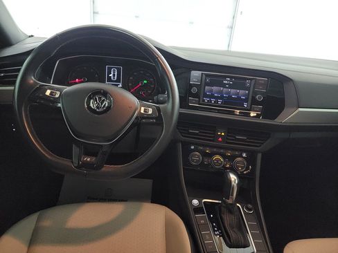 Used 2019 Volkswagen Jetta R-Line FWD image 11