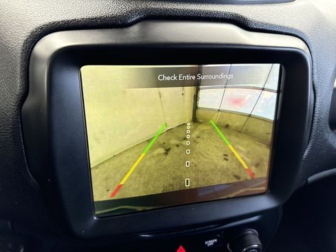 Used 2020 Jeep Renegade Latitude w/ UConnect 8.4 Nav Group image 20