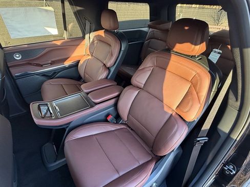 New 2025 Lincoln Navigator Reserve image 25