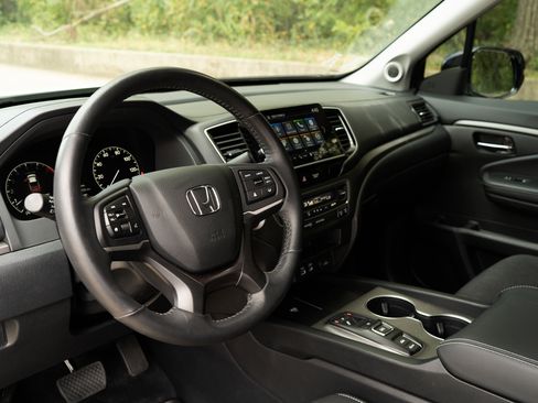 Certified 2024 Honda Ridgeline Sport image 16