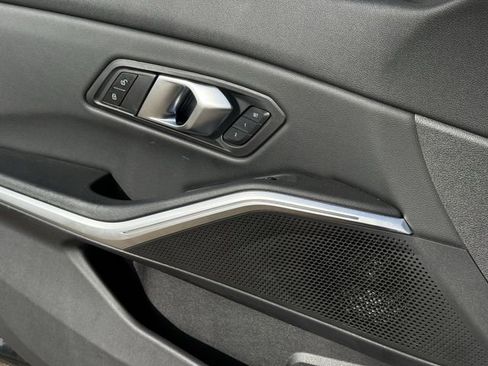 Used 2025 BMW 330i xDrive Sedan image 25