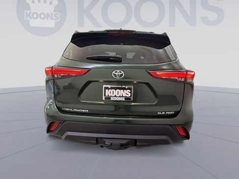 Used 2023 Toyota Highlander XLE AWD/4WD image 10