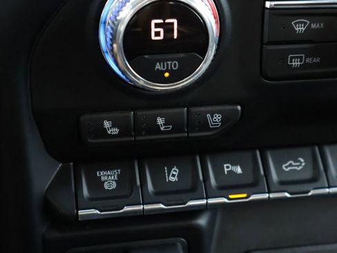 Used 2022 GMC Sierra 3500 Denali AWD/4WD image 27