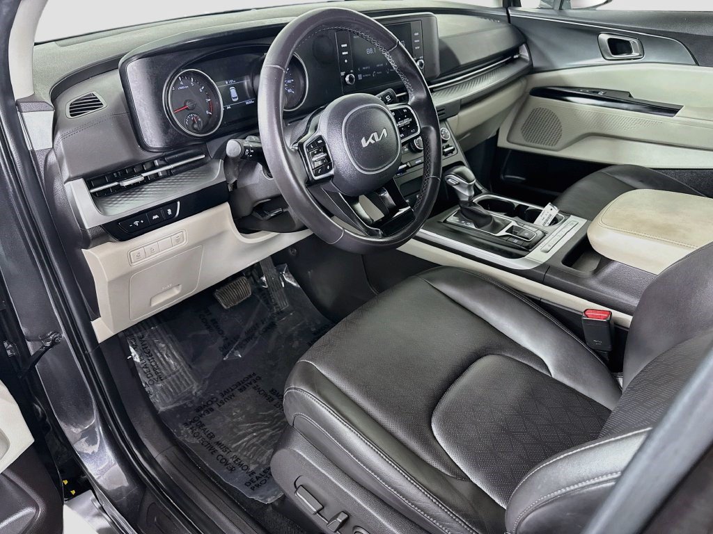 Used 2024 Kia Carnival LX FWD image 22
