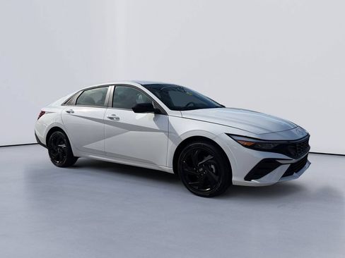 New 2026 Hyundai Elantra SEL FWD image 1