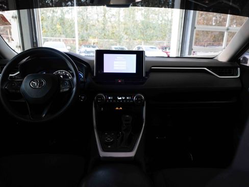 Used 2023 Toyota RAV4 XLE image 20