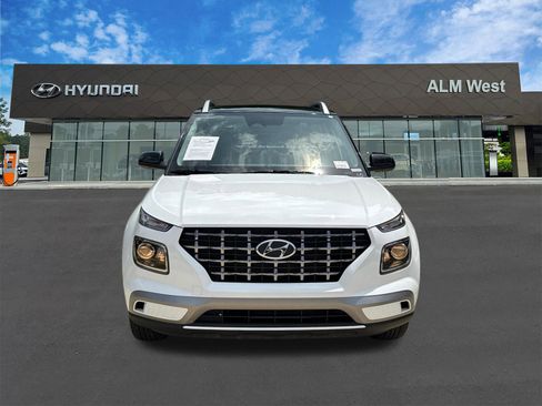 Certified 2026 Hyundai Venue SEL FWD image 2