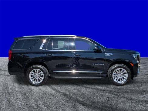Used 2022 GMC Yukon SLT w/ SLT Luxury Package RWD image 3