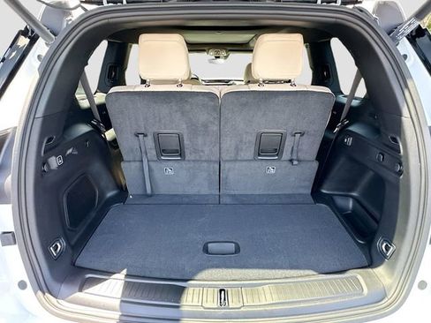 New 2026 Jeep Grand Cherokee L Limited RWD image 5