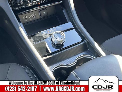 New 2025 Jeep Grand Cherokee Laredo image 14