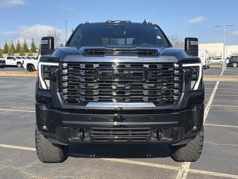 Used 2024 GMC Sierra 2500 Denali Ultimate image 2