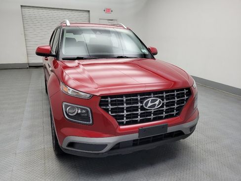 Used 2022 Hyundai Venue Limited image 14