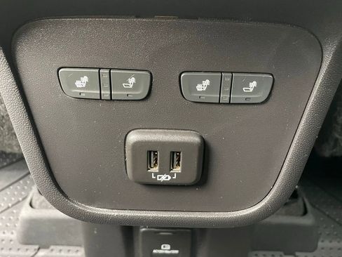 Certified 2022 Chevrolet Equinox Premier AWD/4WD image 26