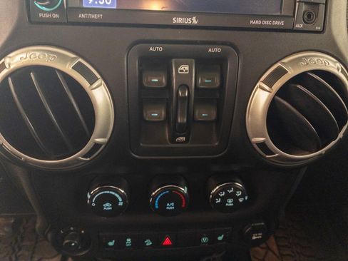 Used 2013 Jeep Wrangler Unlimited Sahara w/ Connectivity Group image 15