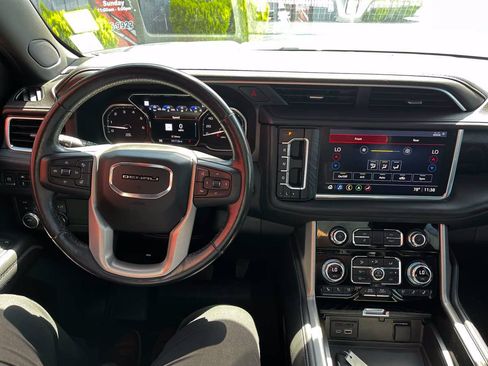 Used 2021 GMC Yukon Denali w/ LPO, Illumination Package AWD/4WD image 10