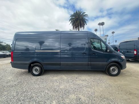 Used 2019 Mercedes-Benz Sprinter 170 image 4