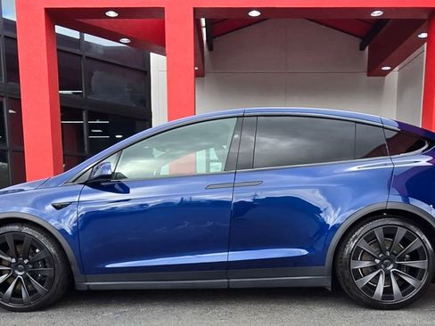 Used 2023 Tesla Model X Standard Range image 4