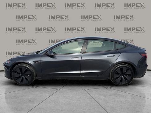 Used 2024 Tesla Model 3 Standard Range image 2