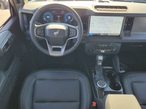 New 2025 Ford Bronco Badlands image 7