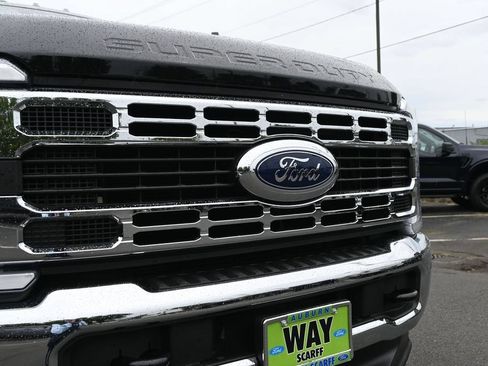 Used 2024 Ford F550 4x4 Regular Cab Super Duty image 8