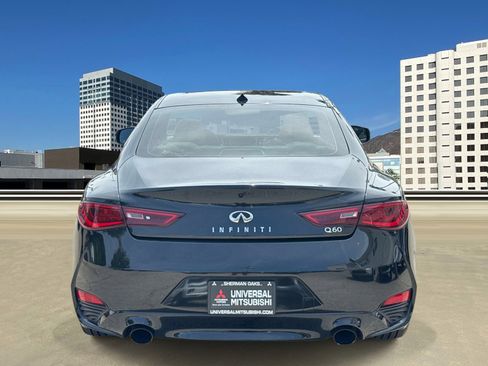 Used 2017 INFINITI Q60 3.0t RWD image 4
