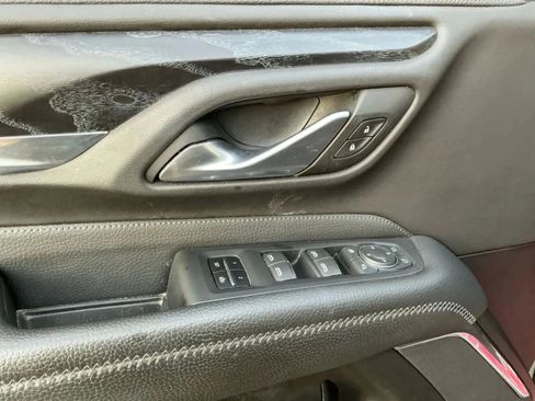 Used 2022 GMC Yukon XL Denali image 11