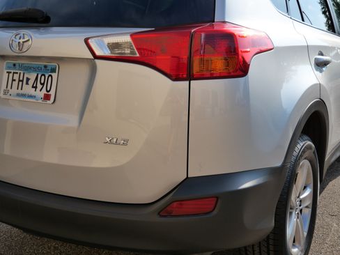 Used 2015 Toyota RAV4 XLE FWD image 17
