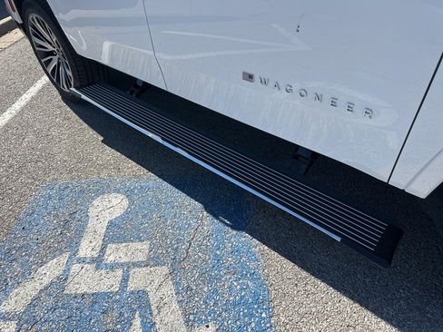 New 2025 Jeep Wagoneer Series II image 3