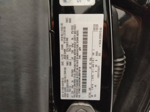 Used 2022 Ford Escape SE w/ SE Sport Appearance Package image 33