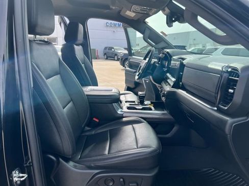 Used 2022 Chevrolet Silverado 1500 LTZ w/ LTZ Convenience Package II AWD/4WD image 14
