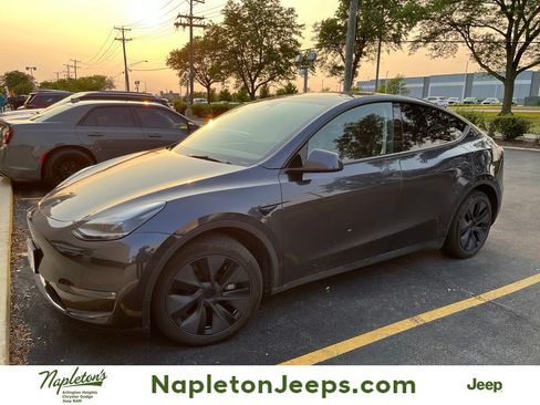 Used 2025 Tesla Model Y Long Range AWD/4WD image 1