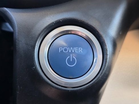 Used 2021 Toyota Sienna XLE image 40