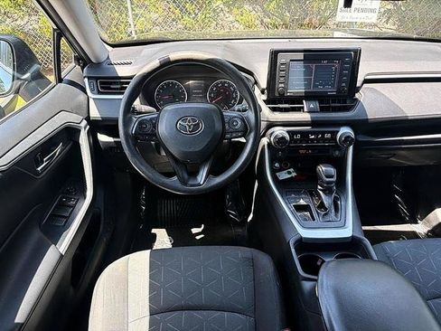 Used 2020 Toyota RAV4 XLE FWD image 35