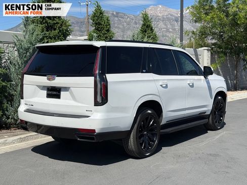Used 2021 Cadillac Escalade Sport w/ Driver Assist Tech Package AWD/4WD image 8