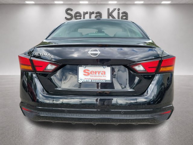 Used 2025 Nissan Altima 2.5 SV FWD image 4
