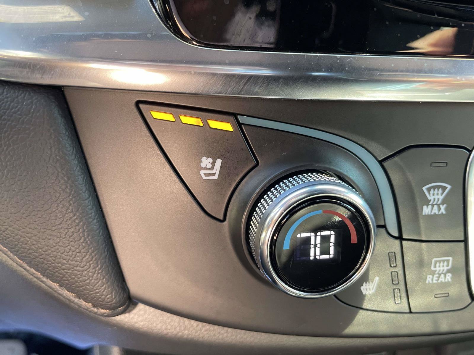 Used 2023 Chevrolet Traverse High Country FWD image 24