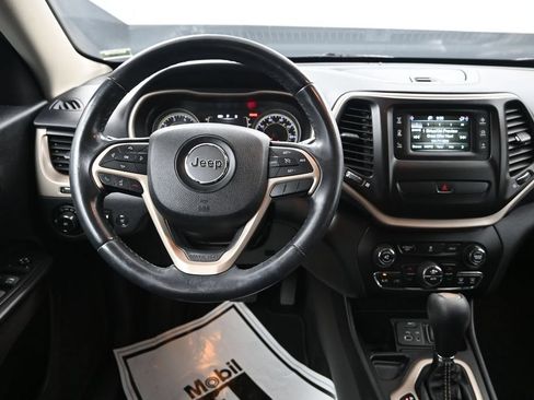 Used 2015 Jeep Cherokee Latitude w/ Comfort/Convenience Group FWD image 29