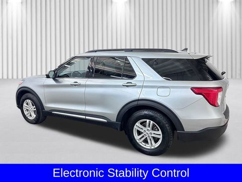 Certified 2022 Ford Explorer XLT w/ Equipment Group 202A image 10