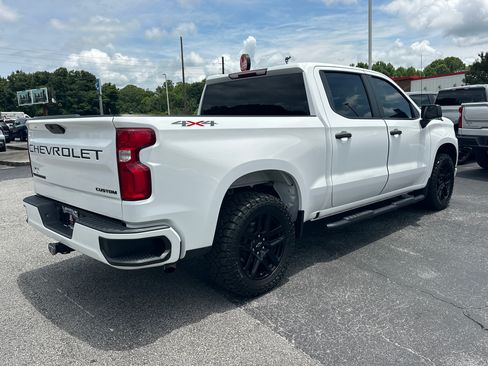 Used 2022 Chevrolet Silverado 1500 Custom w/ LPO, Blackout Package AWD/4WD image 8