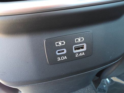 Used 2023 Subaru Outback Premium image 24