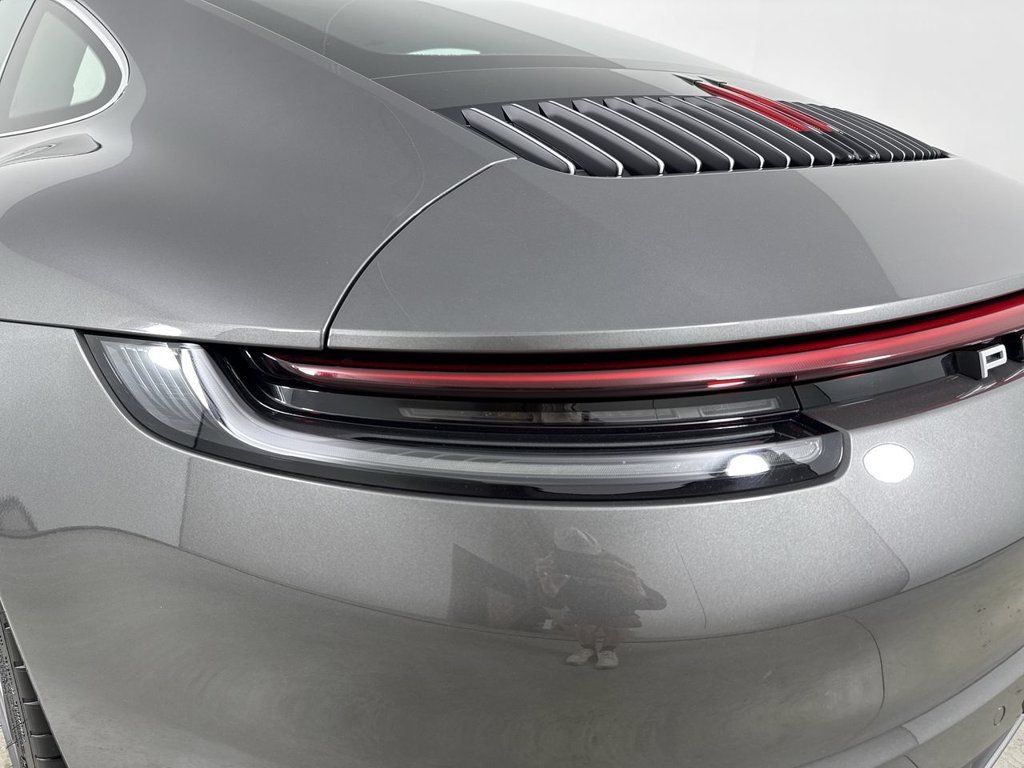 Certified 2024 Porsche 911 Carrera 4 AWD/4WD image 17