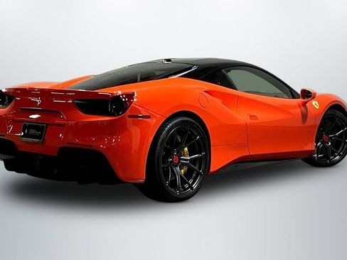 Used 2018 Ferrari 488 GTB RWD image 7