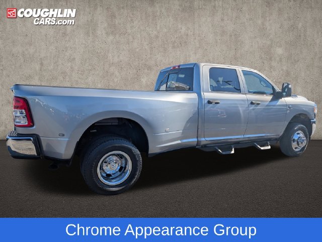 Used 2024 RAM 3500 Tradesman w/ Chrome Appearance Group AWD/4WD image 9