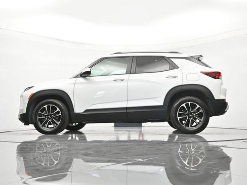 Certified 2025 Chevrolet TrailBlazer LT FWD image 44