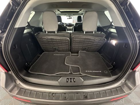 Used 2022 Ford Explorer XLT w/ Equipment Group 202A image 26