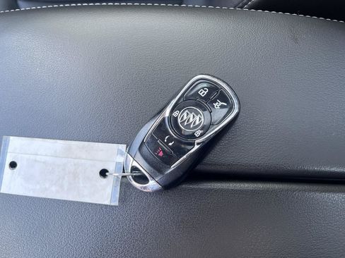 Used 2019 Buick Envision Essence FWD image 36