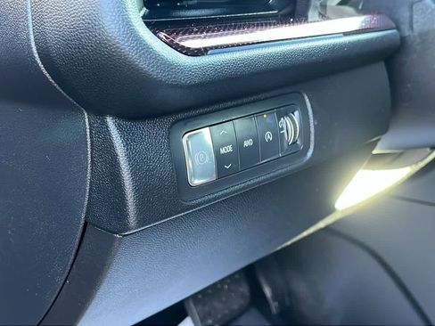 Used 2024 Chevrolet Traverse Z71 image 21