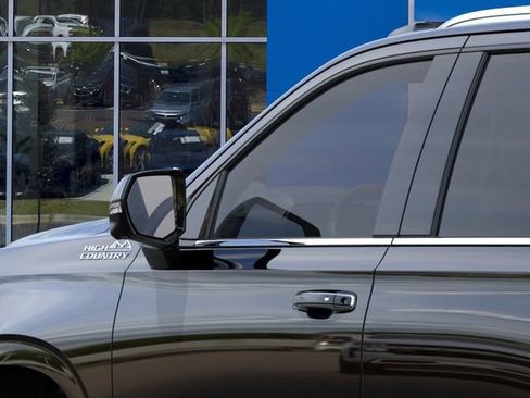 New 2026 Chevrolet Tahoe High Country AWD/4WD image 12